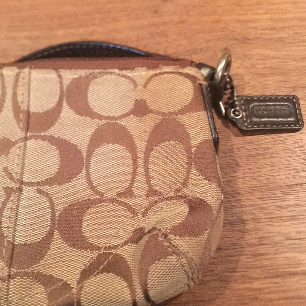 Coach Wristlet. Never used! - Picture 3 of 3